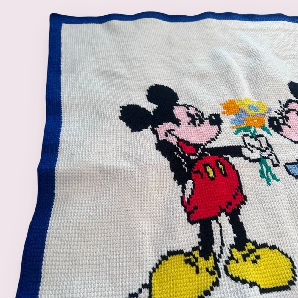 Vintage Handmade Mickey & Minnie Mouse Crochet Knit Blanket Throw Decor 40 x 47" - Picture 3 of 11